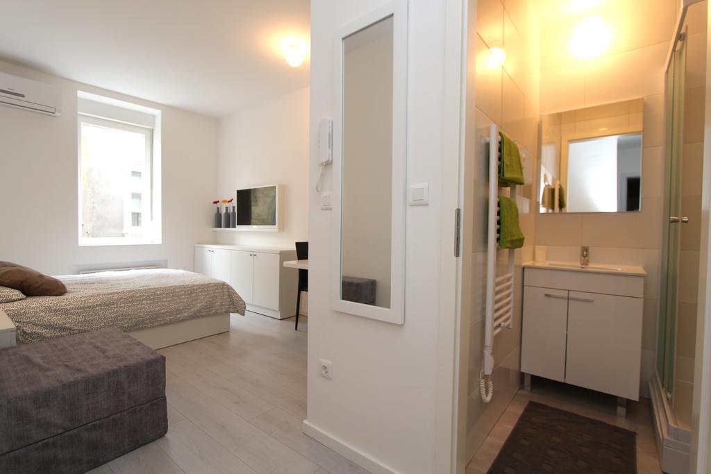 Apartments Simple Teslina Загреб Екстериор снимка