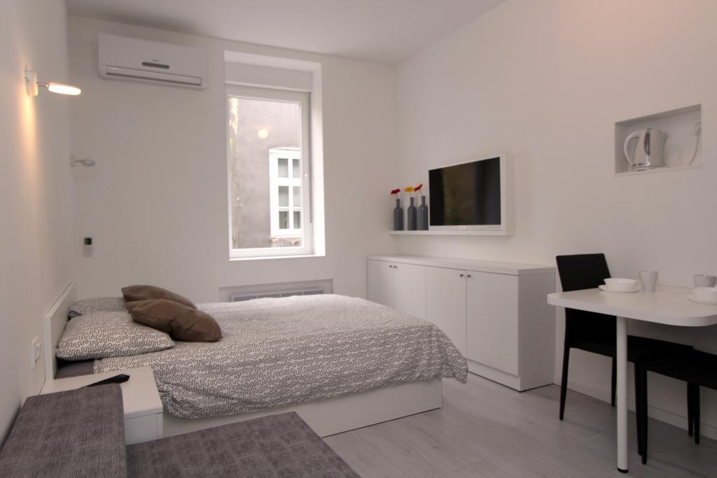 Apartments Simple Teslina Загреб Екстериор снимка